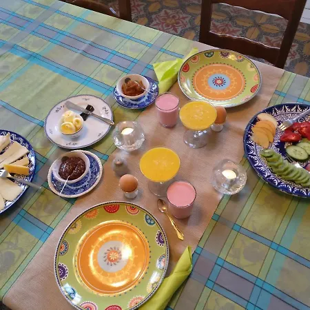 Couette-café D'oc D'or D'hôtes 4*